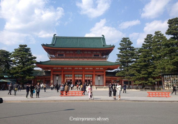 Entrance to Heian-Jingu shrine in Kyoto