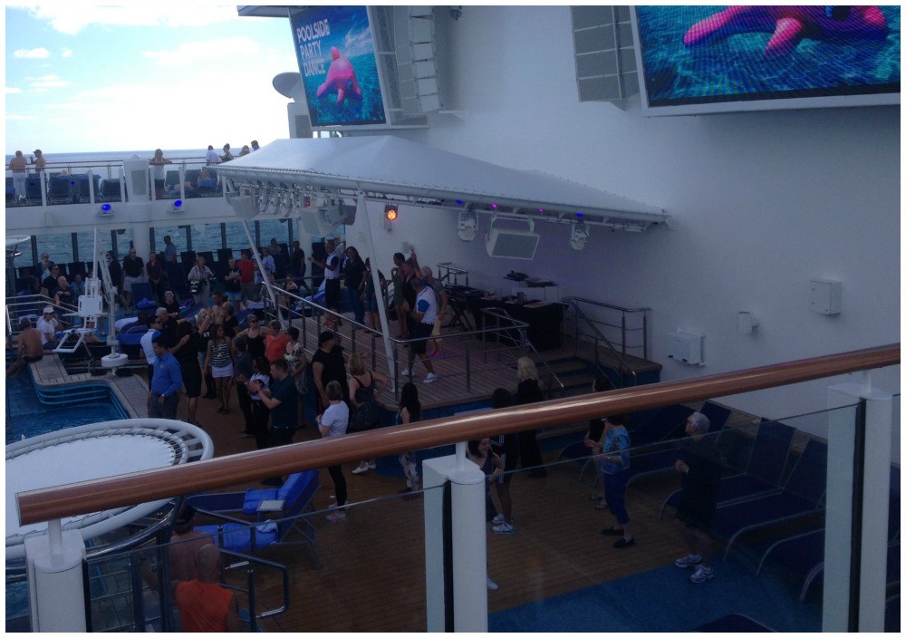 Pool area with stage on NCL Escape